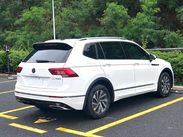 Volkswagen Tiguan L Plug-In Hybrid 2021