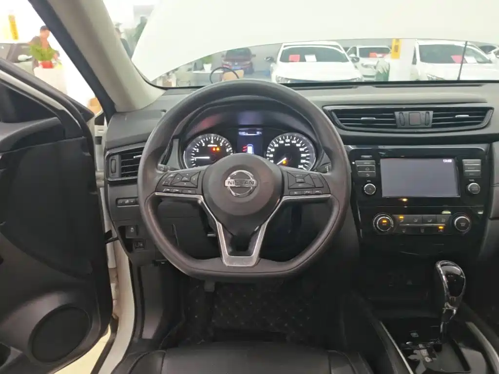 Nissan X-Trail 2018 — фото 11