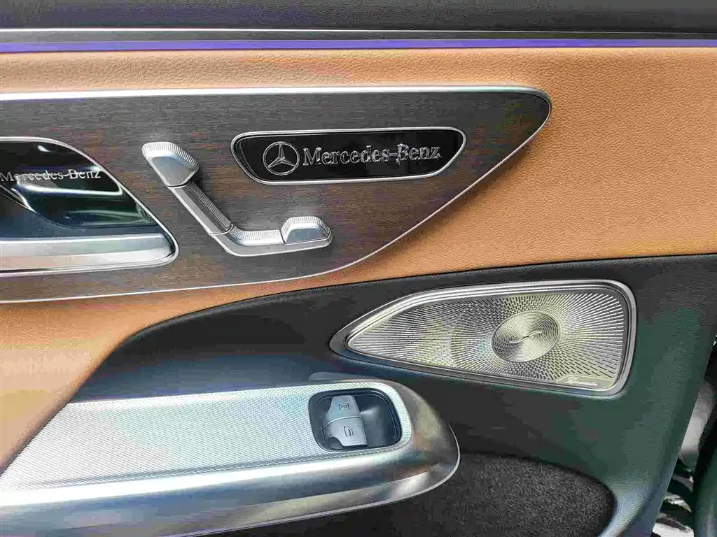 Mercedes-Benz E-Class 2024 — фото 14