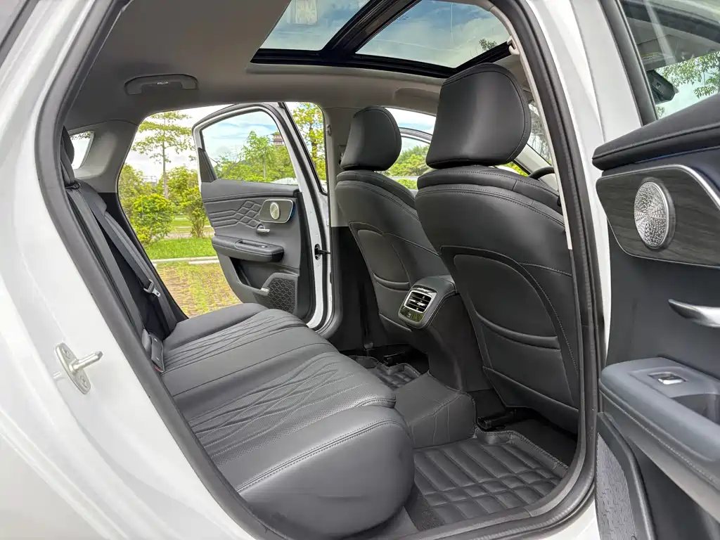 Chery Arrizo 8 PRO 2025 — фото 10