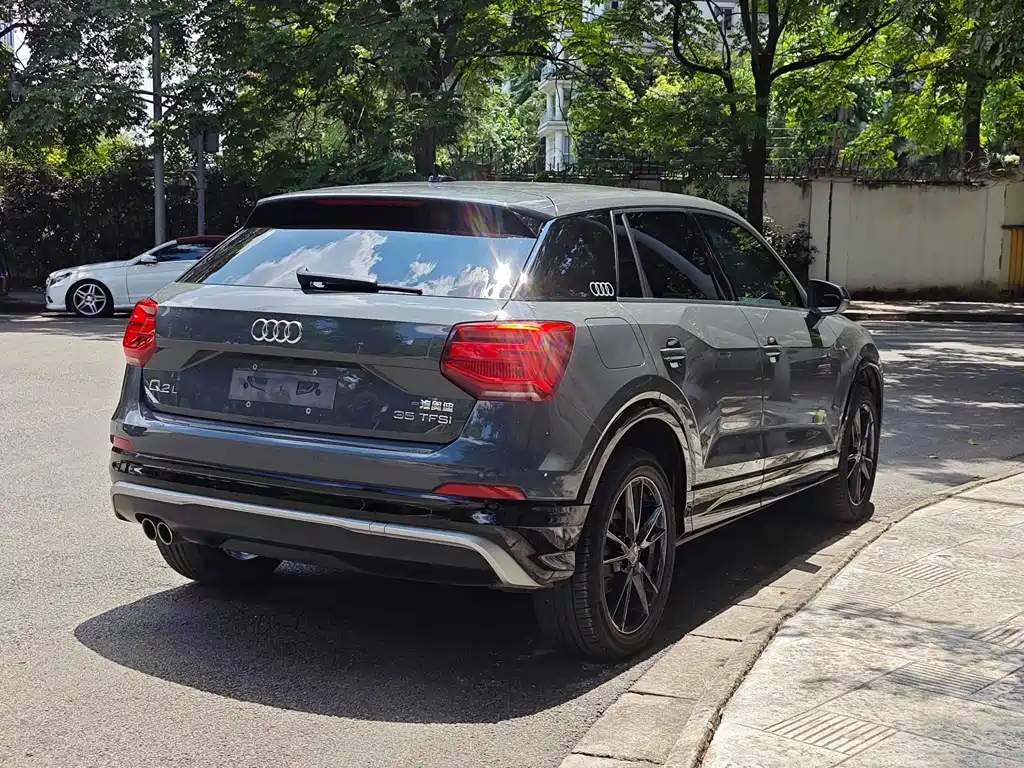 Audi Q2L 2021 — фото 17