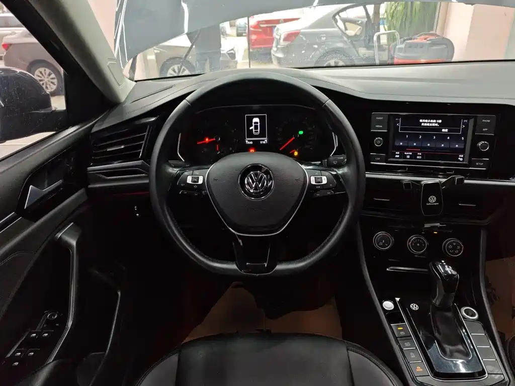 Volkswagen Sagitar 2020