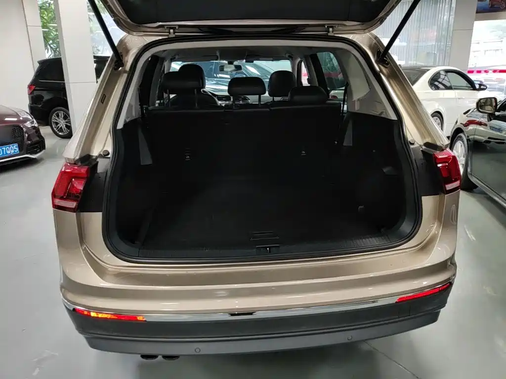 Volkswagen Tiguan L 2018 — фото 19
