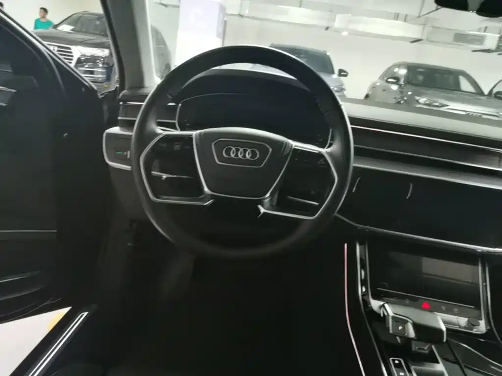 Audi A8 2024
