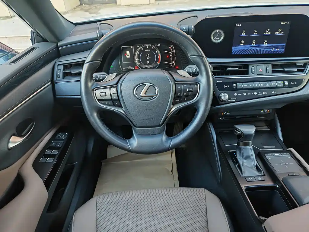 Lexus ES 2022 — фото 11
