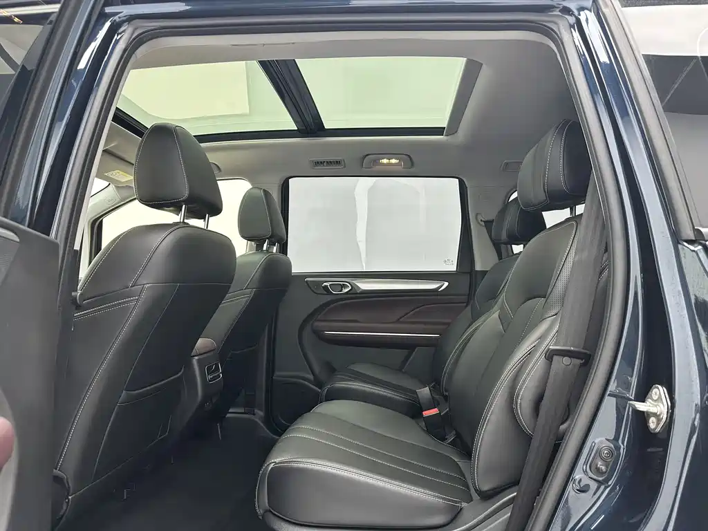 GAC Trumpchi M6 2022 — фото 6