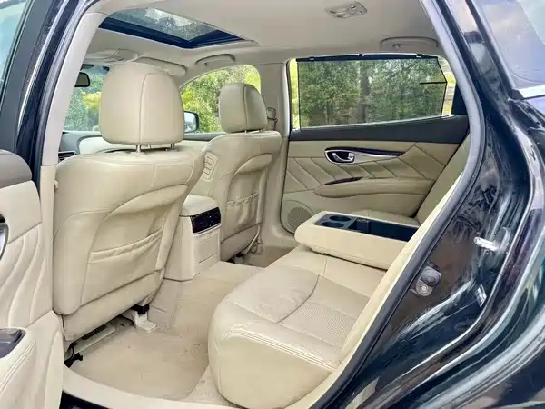 Infiniti M Series 2012