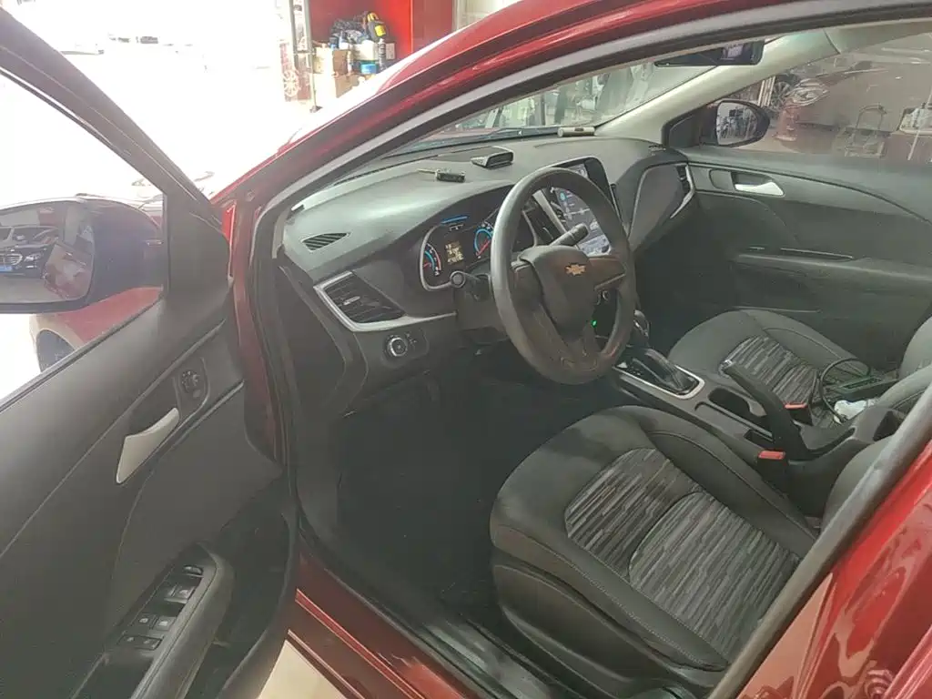 Chevrolet Cavalier 2018 — фото 16