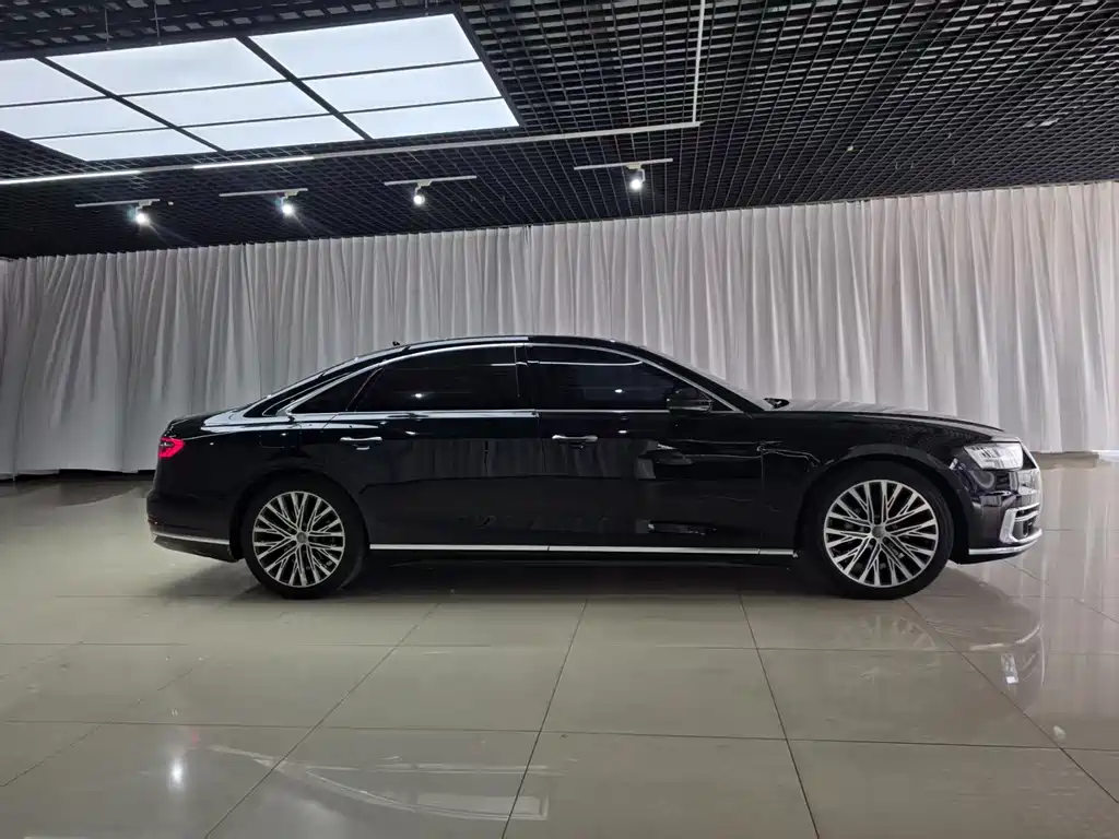 Audi A8 2020 — фото 4