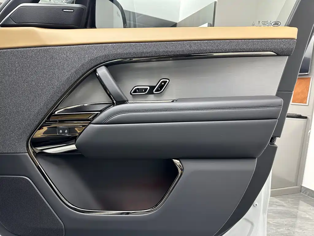 Land Rover Range Rover Sport 2024 — фото 25
