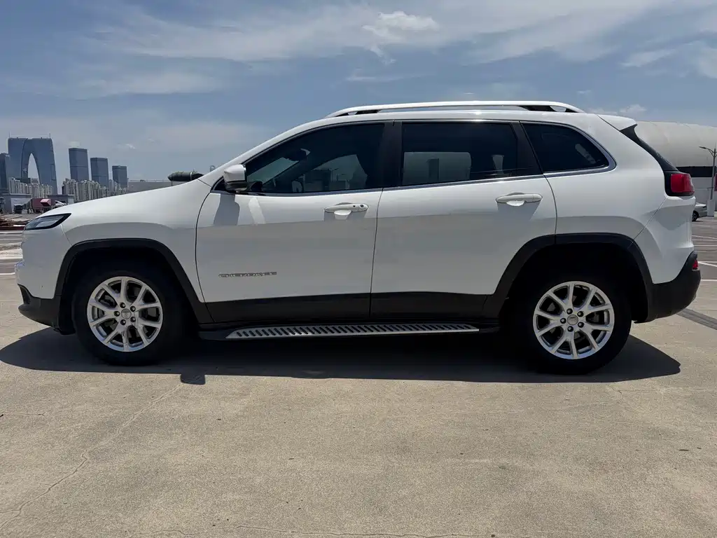 Jeep Cherokee 2017 — фото 4