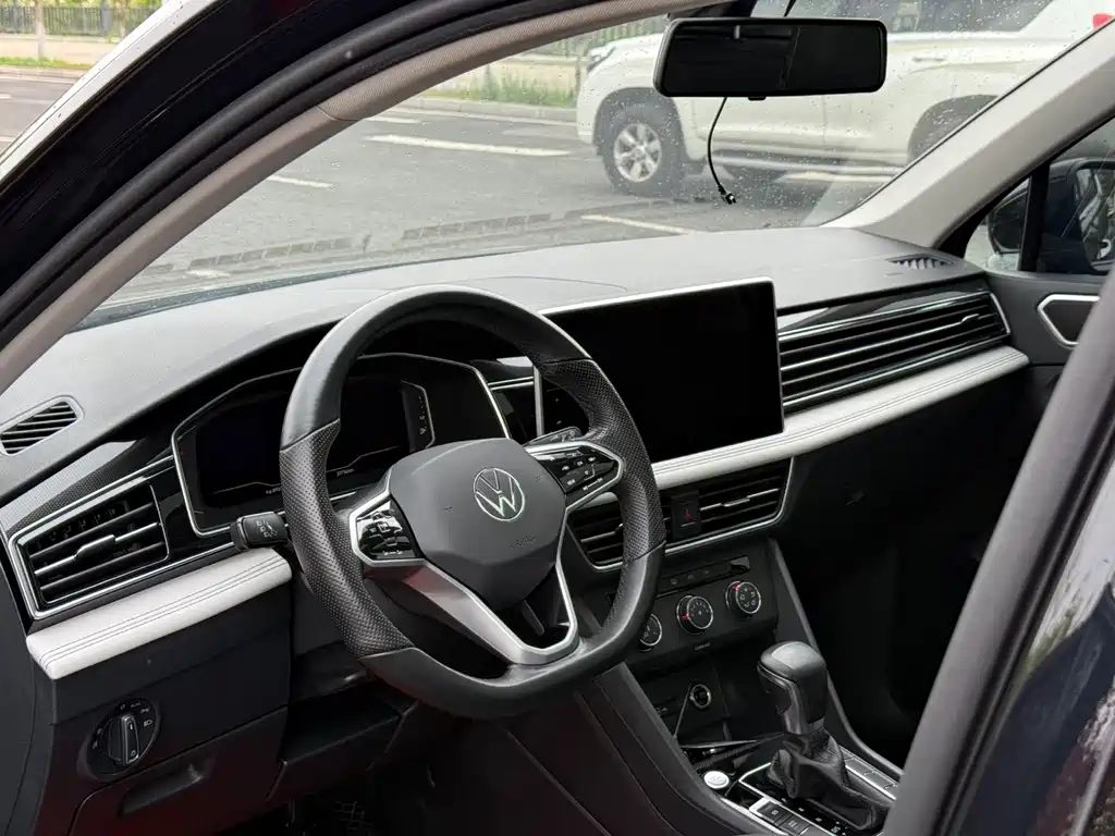Volkswagen Tiguan L 2022