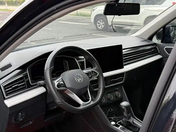Volkswagen Tiguan L 2022