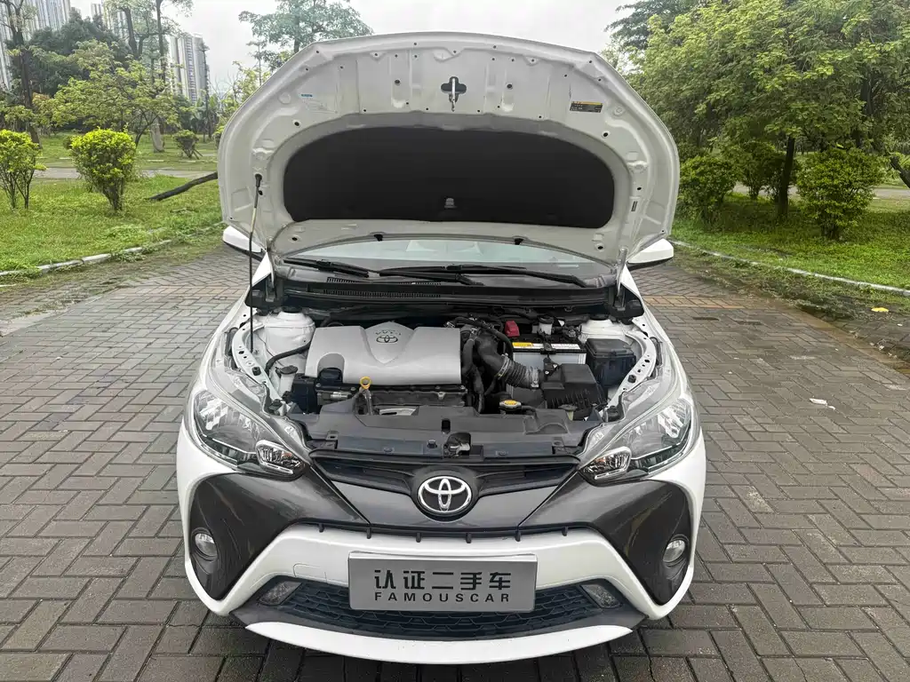 Toyota Yaris L 2017 — фото 17