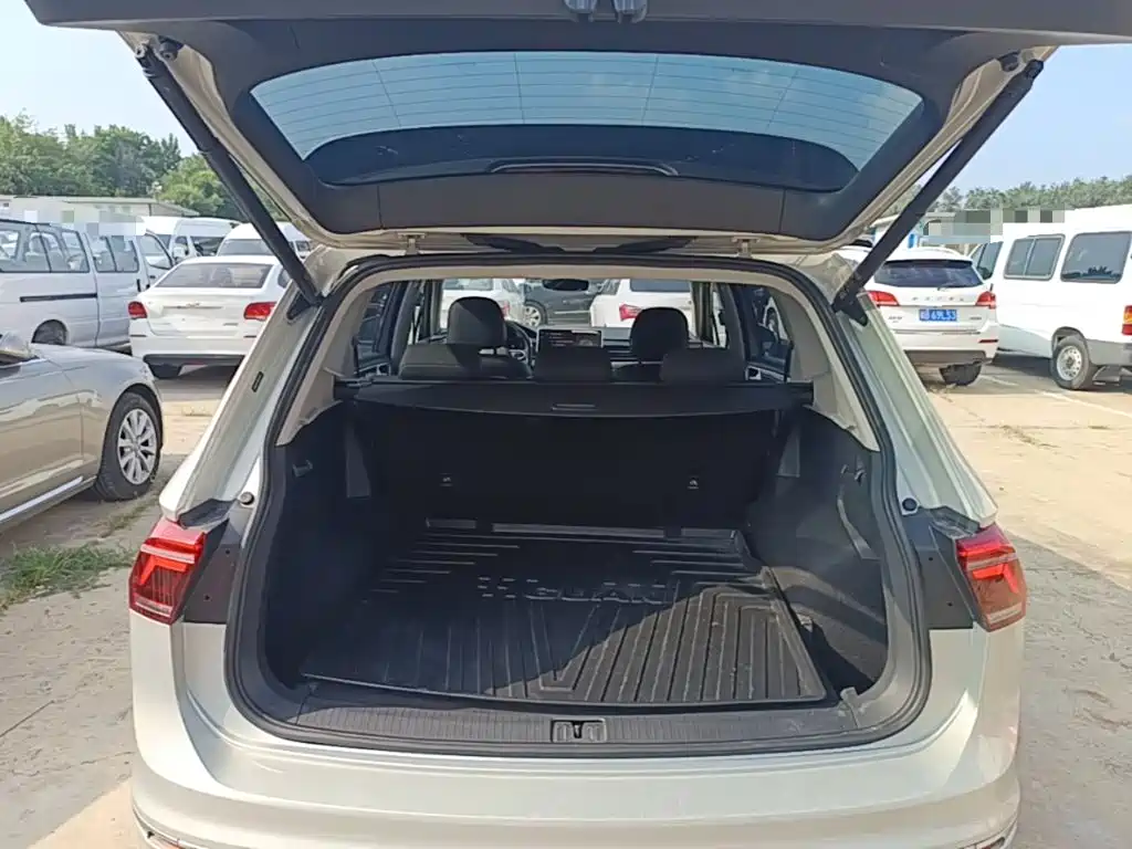 Volkswagen Tiguan L 2022 — фото 19