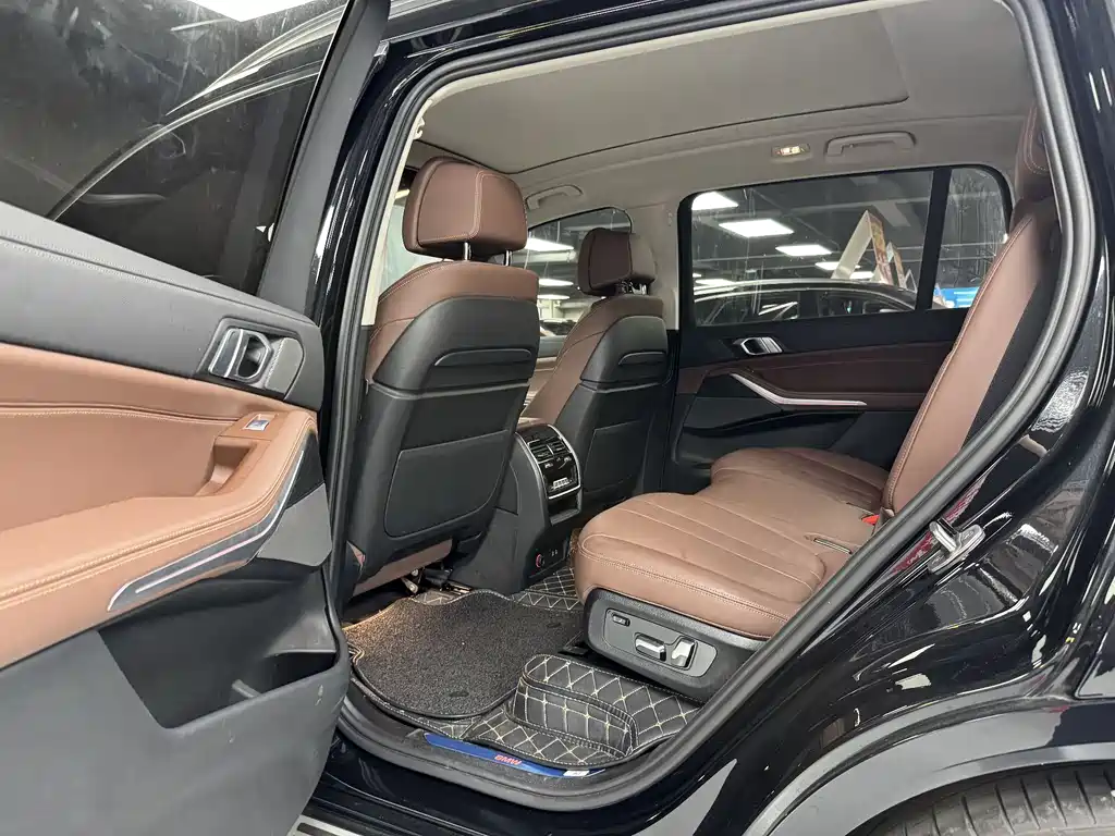 BMW X7 2022 — фото 6