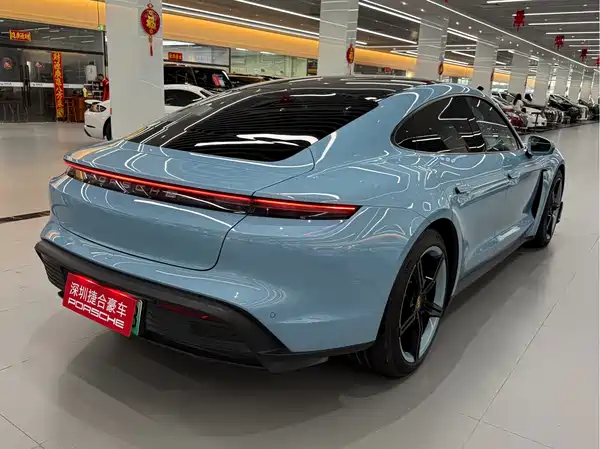 Porsche Taycan 2021