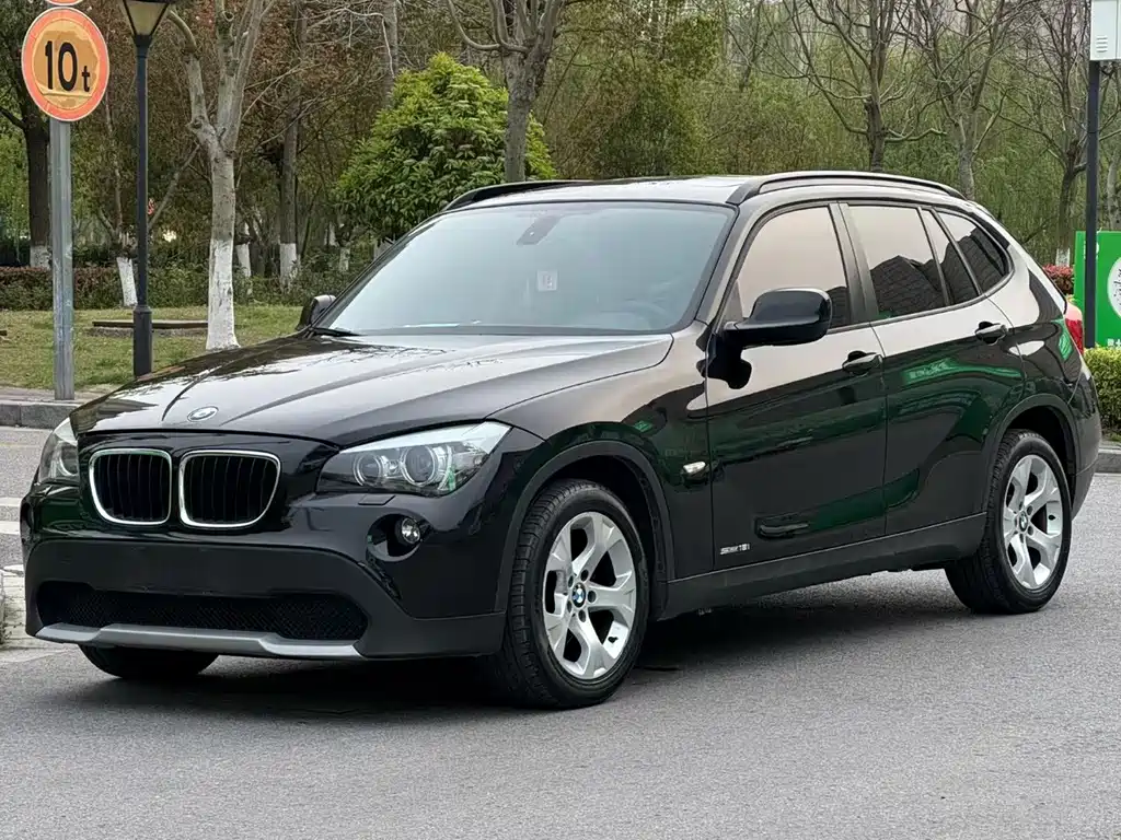 BMW X1 2012 — фото 1