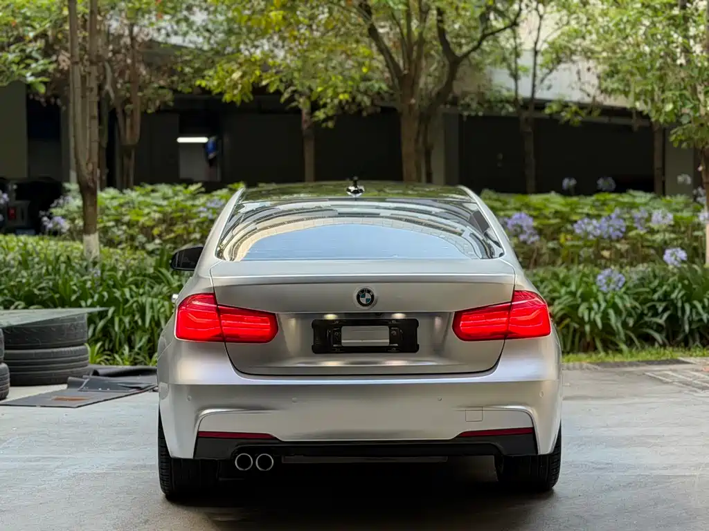 BMW 3 Series 2017 — фото 23