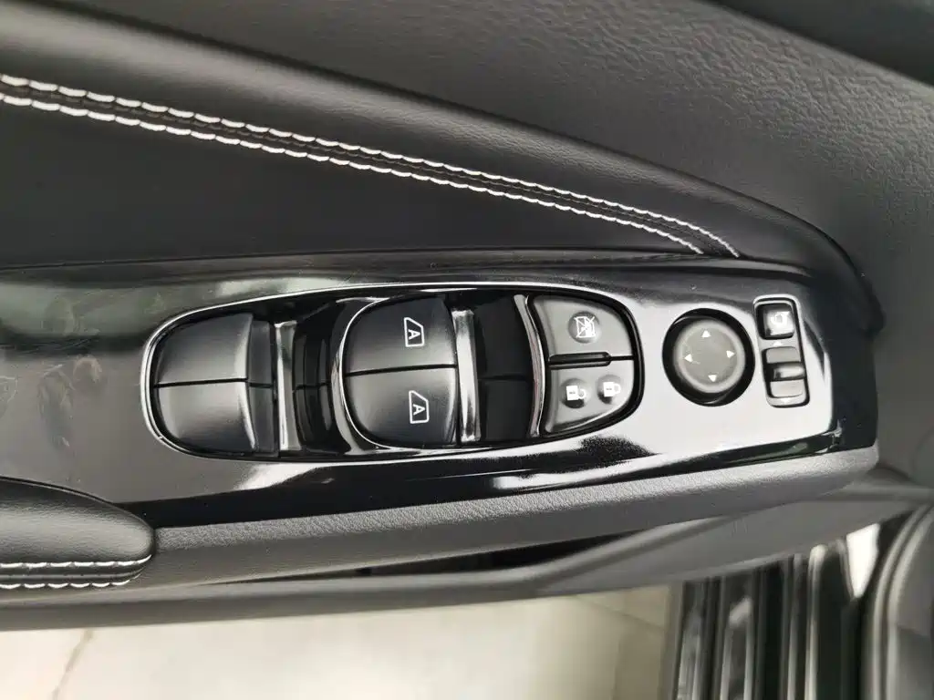 Nissan Teana 2022 — фото 9
