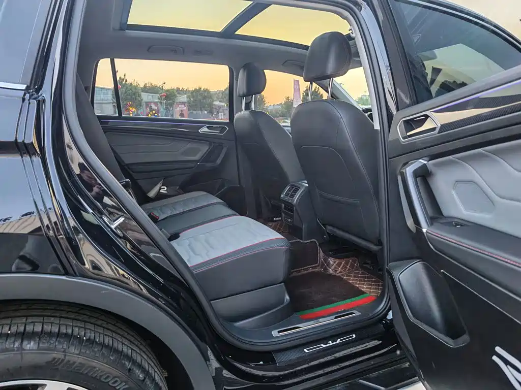 Volkswagen Tiguan L 2023 — фото 17