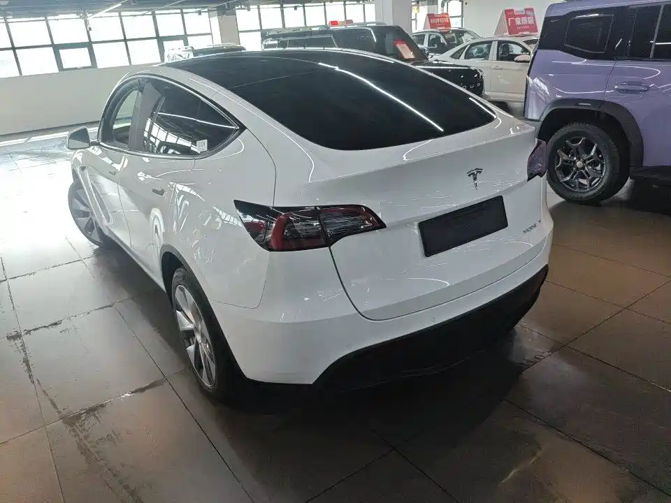 Tesla Model Y 2022 — фото 4