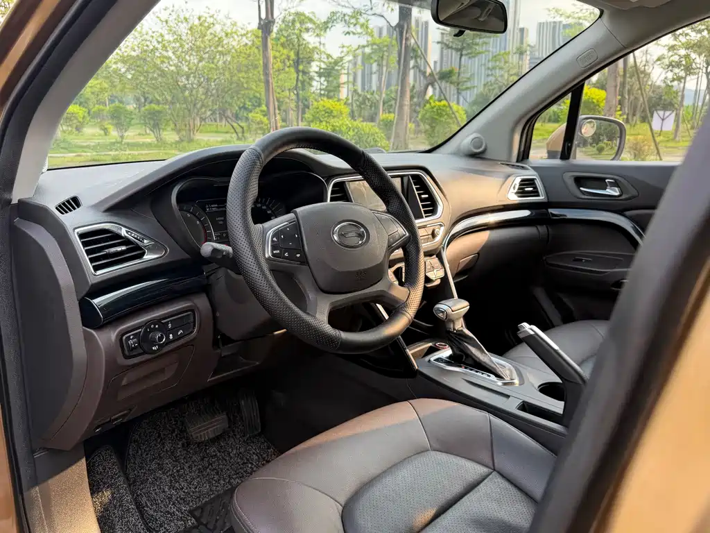 GAC Motor Trumpchi GS4 2015 — фото 10