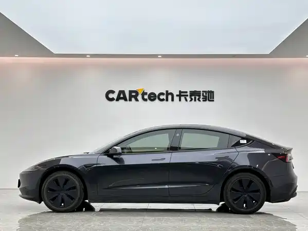 Tesla Model 3 2024