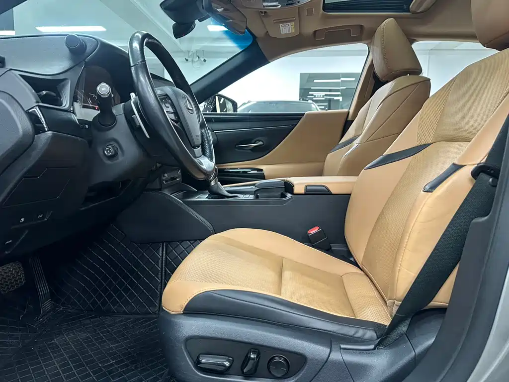 Lexus ES 2022 — фото 10