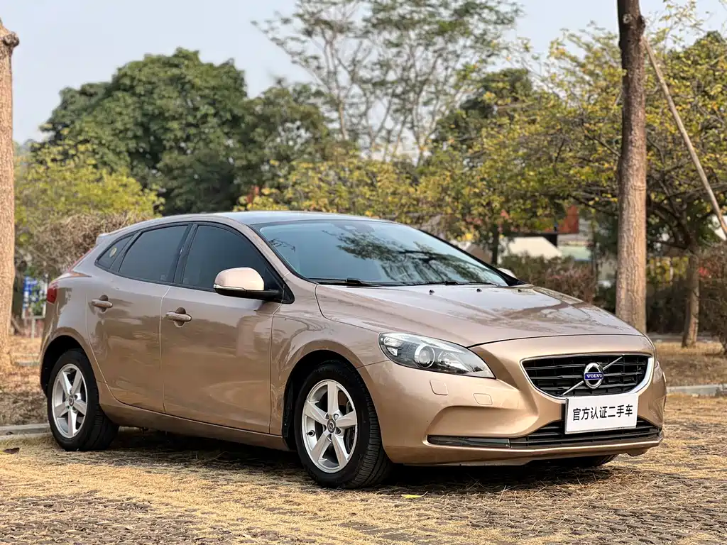 Volvo V40 2016 — фото 3