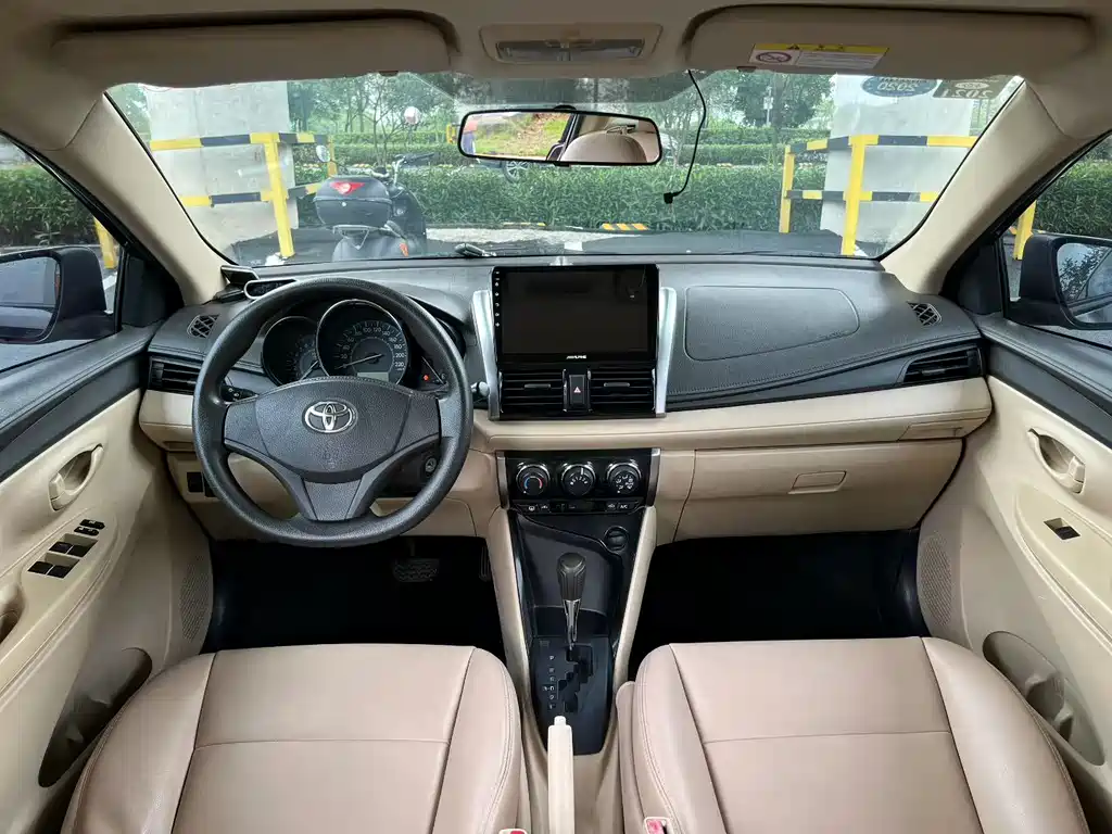 Toyota Vios 2015 — фото 8