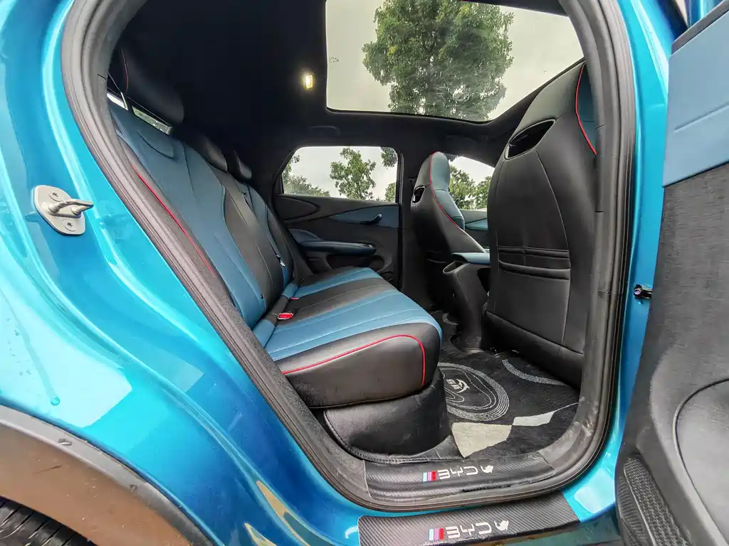 BYD Dolphin 2022 — фото 17