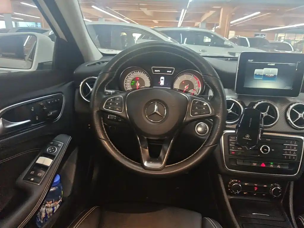 Mercedes-Benz GLA 2017 — фото 11