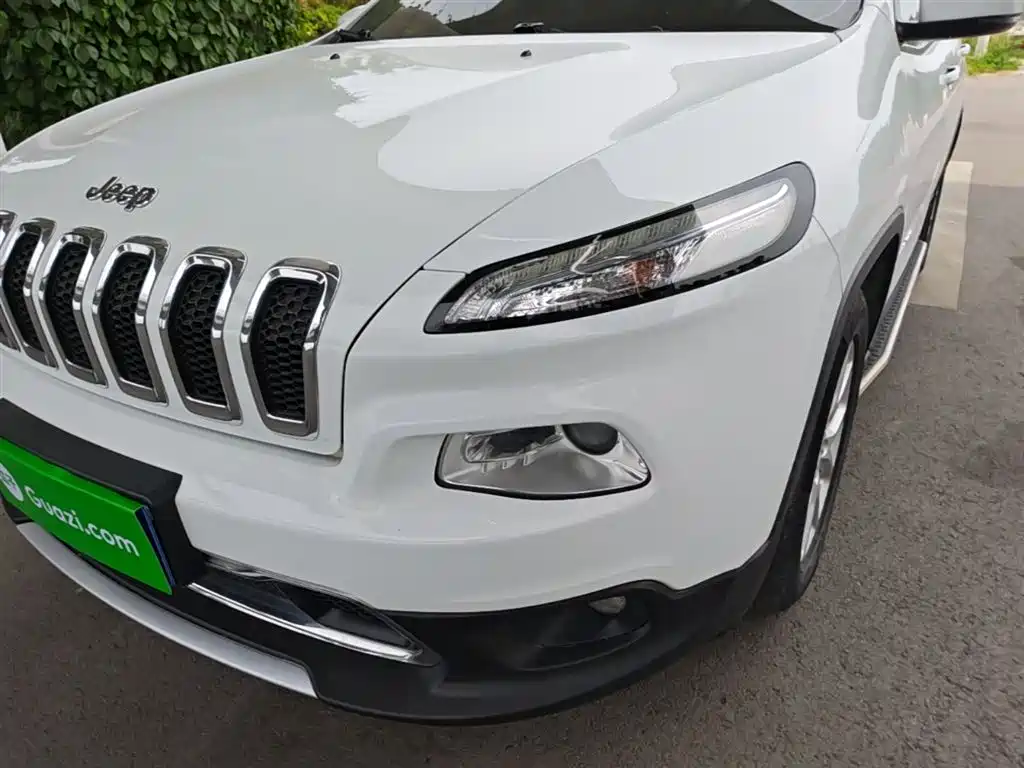 Jeep Cherokee 2018 — фото 24