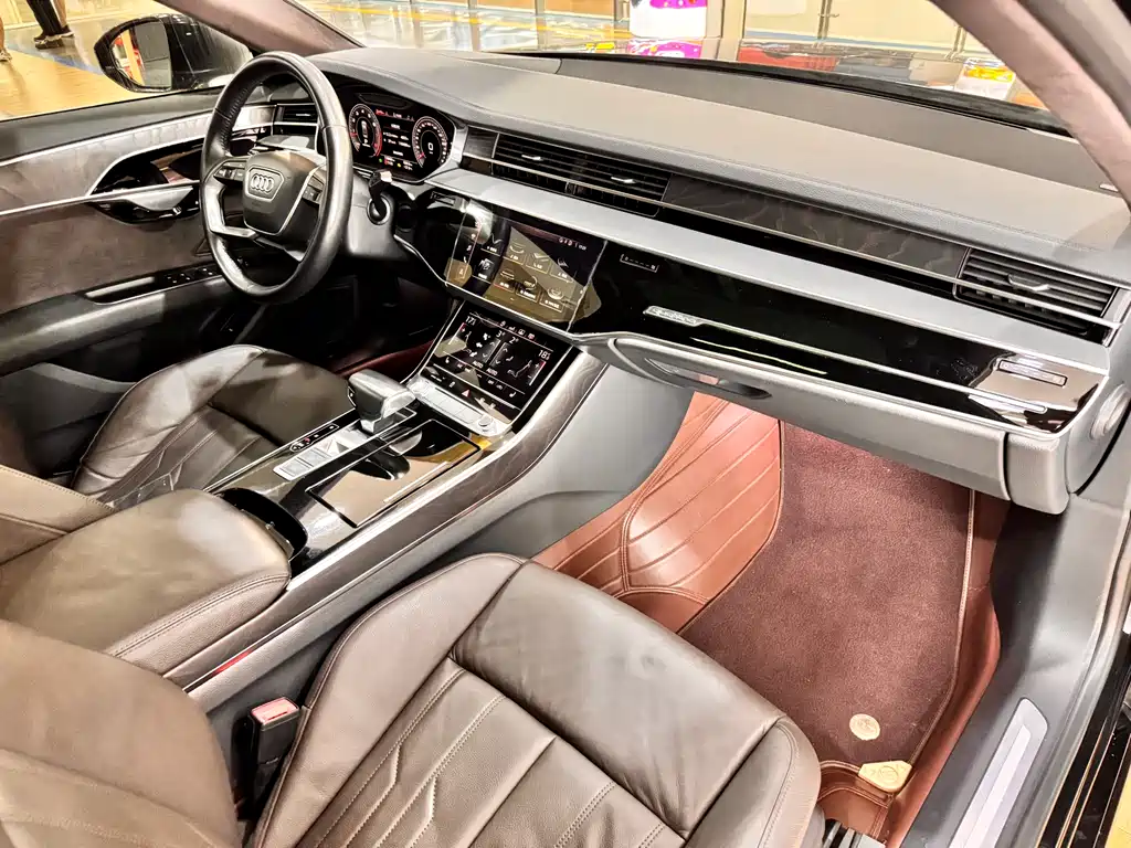 Audi A8 2019 — фото 19