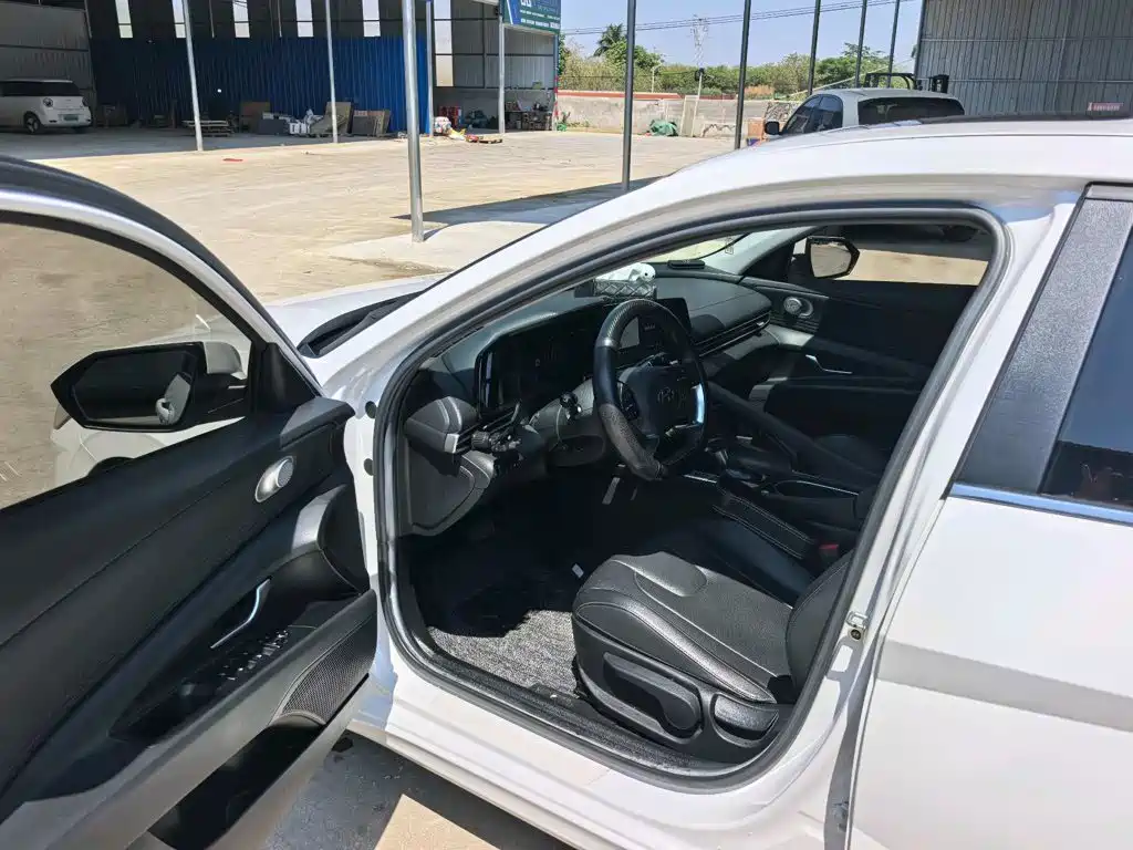 Hyundai Elantra 2021
