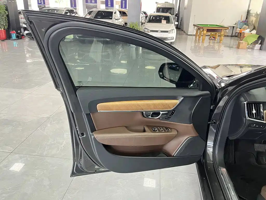 Volvo S90 PHEV 2021 — фото 15