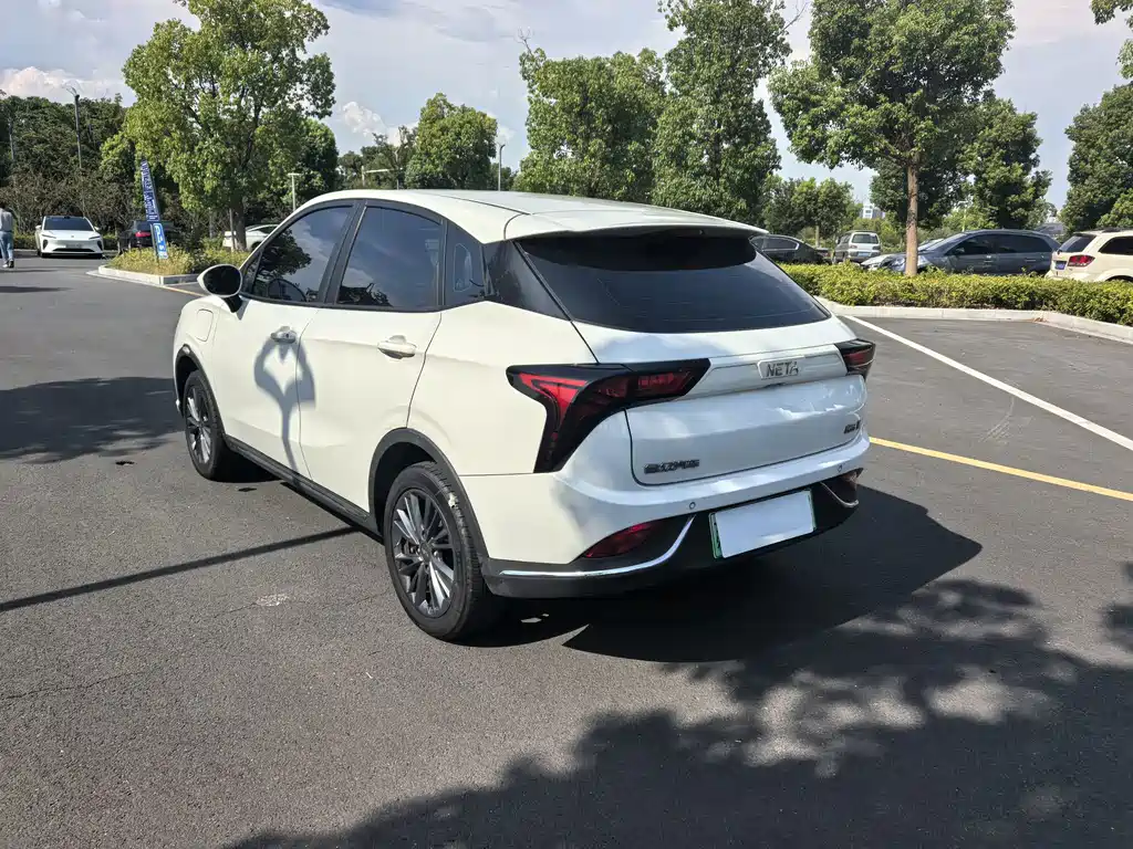 Neta V 2022