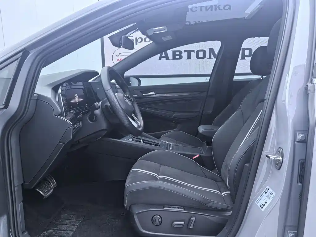 Volkswagen Golf 2023