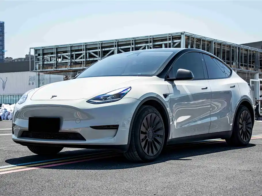 Tesla Model Y 2024 — фото 1