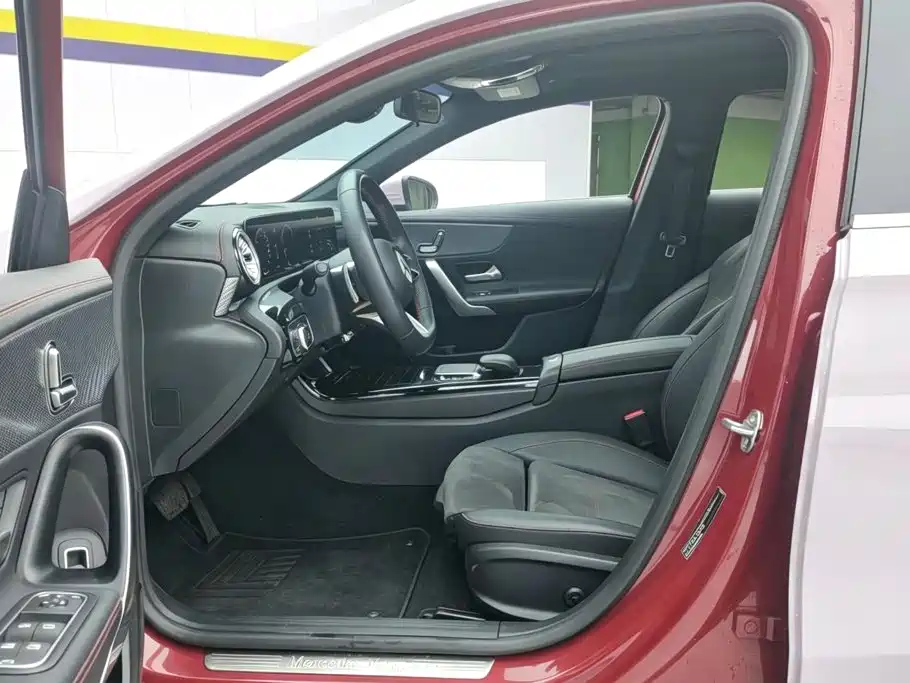 Mercedes-Benz A-Class 2023 — фото 9