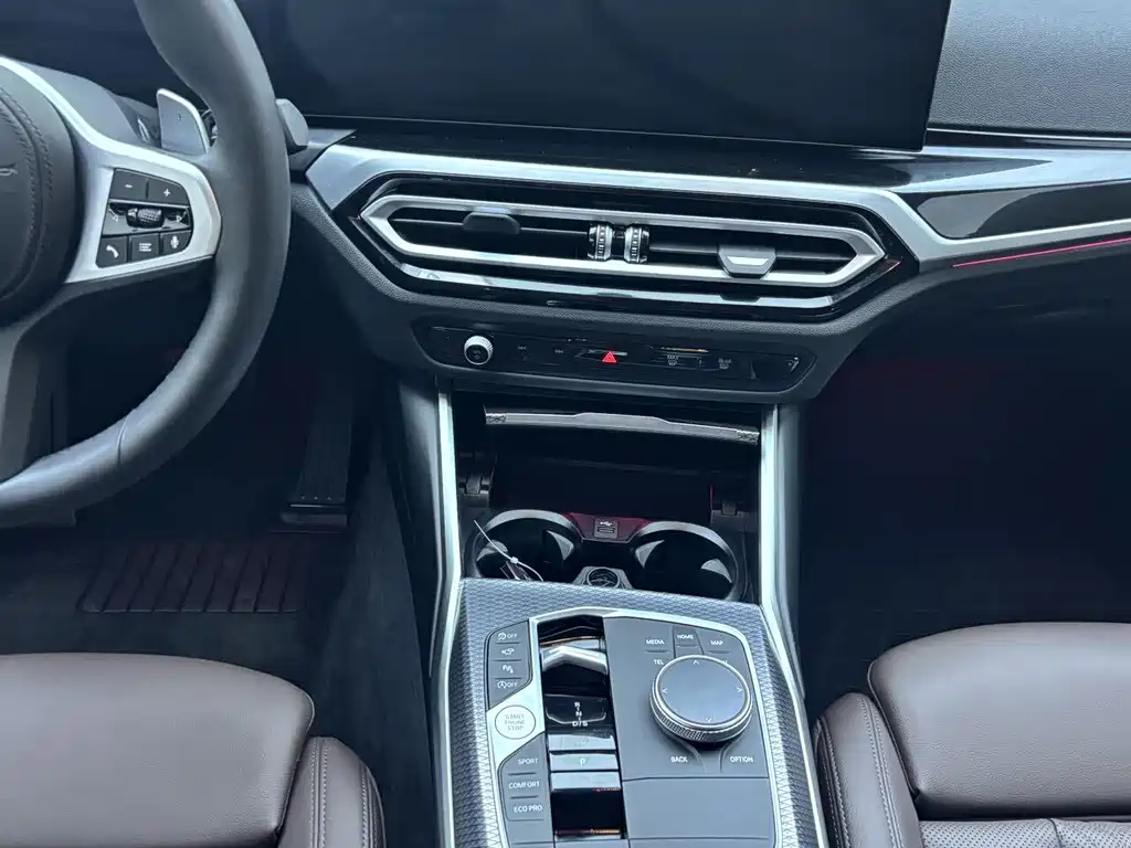 BMW 3 Series 2023 — фото 16
