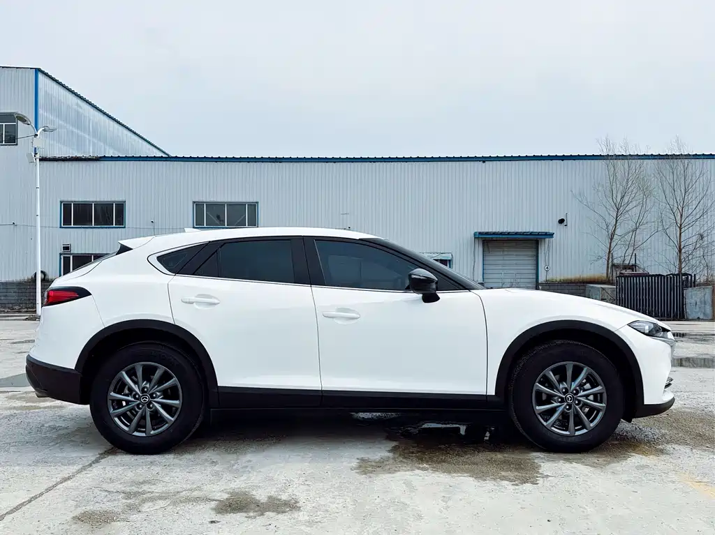 Mazda CX-4 2023