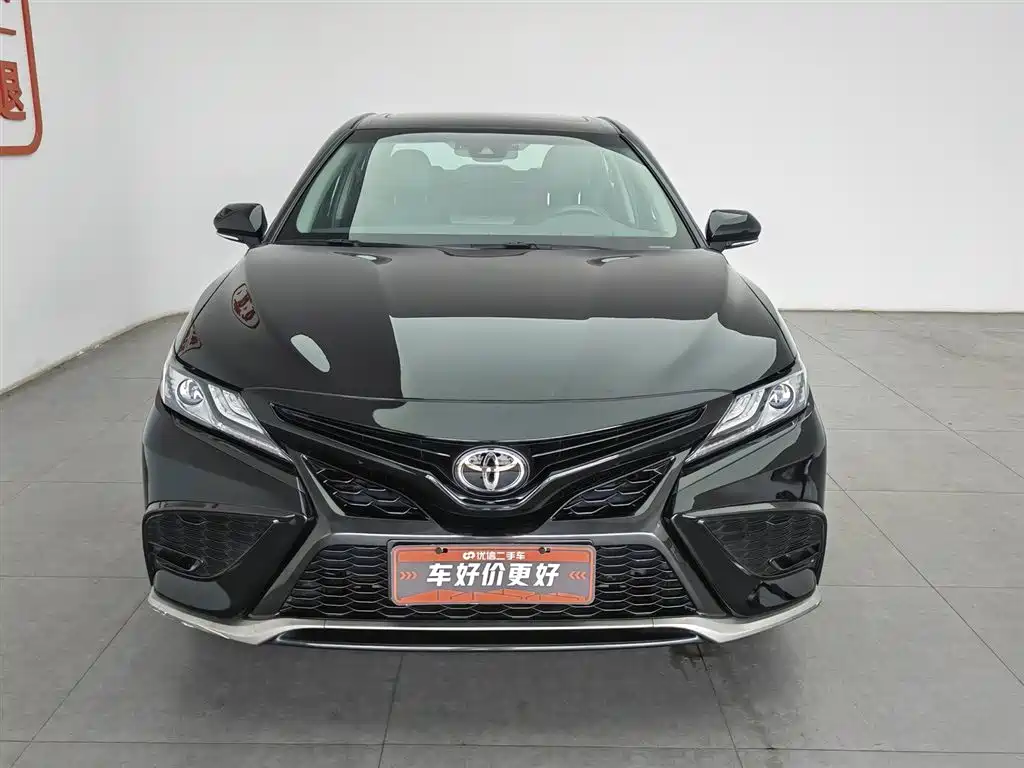 Toyota Camry 2022 — фото 3
