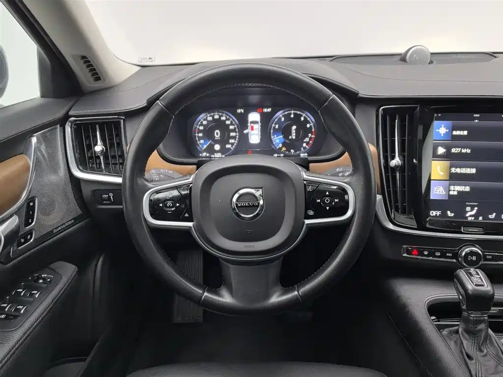 Volvo S90 2018 — фото 11