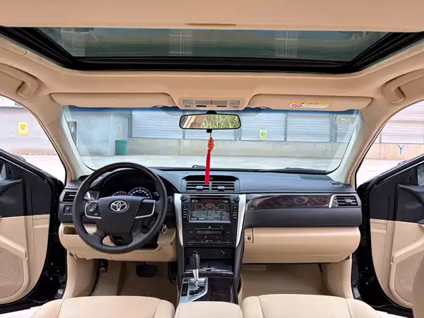 Toyota Camry 2015