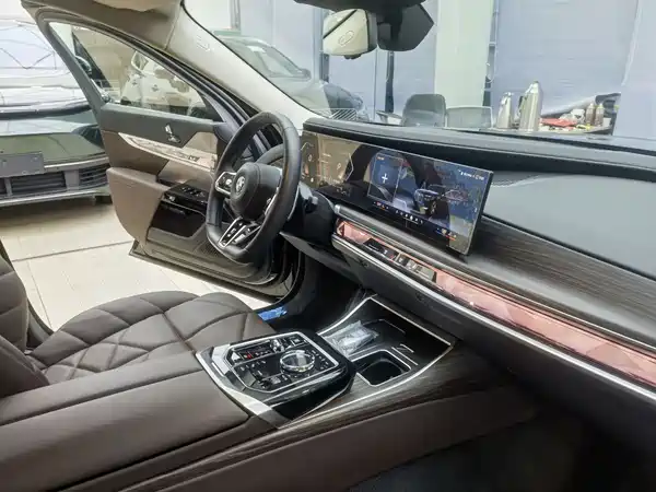 BMW 7 Series 2023