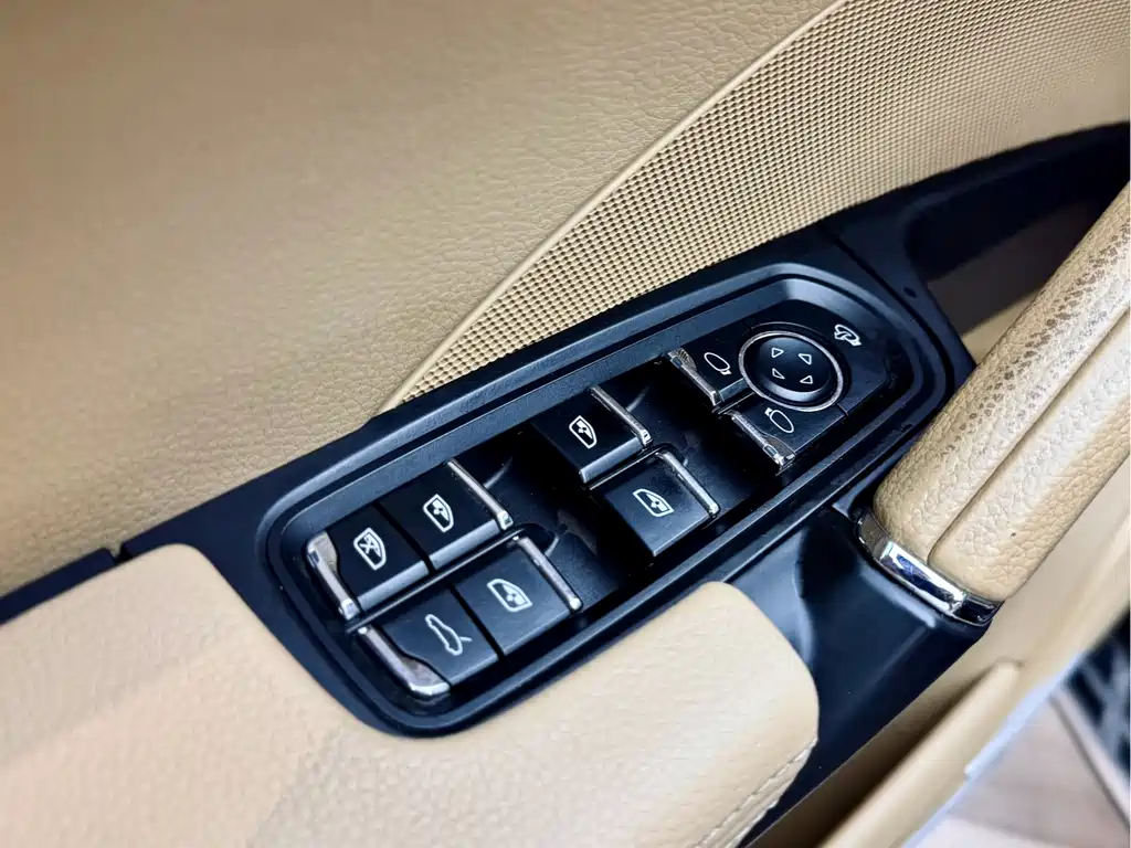 Porsche Cayenne 2014 — фото 12
