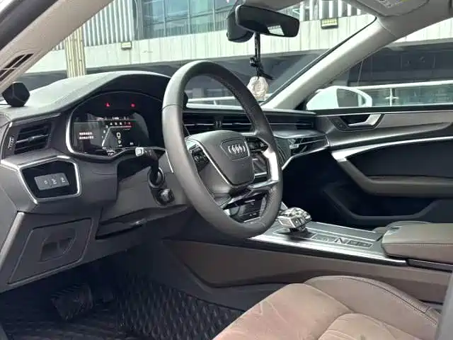 Audi A7L 2023 — фото 4