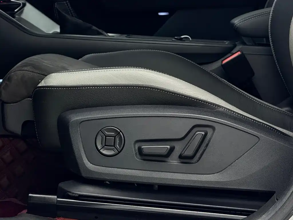 Audi Q3 2021 — фото 22